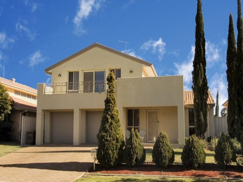 8 Avalon Crescent, Glenmore Park NSW 2745