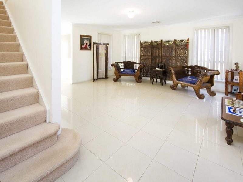 8 Avalon Crescent, Glenmore Park NSW 2745