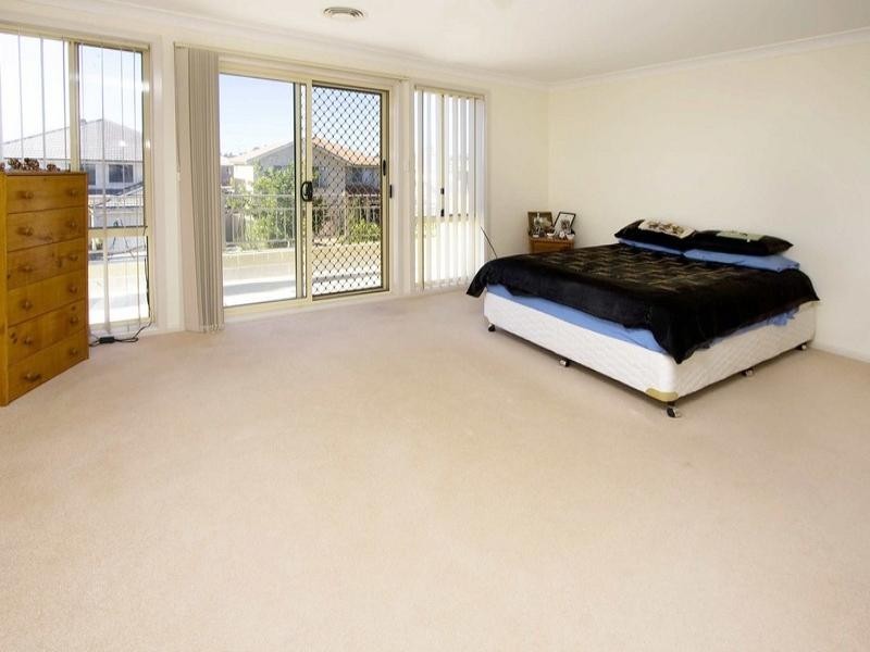 8 Avalon Crescent, Glenmore Park NSW 2745