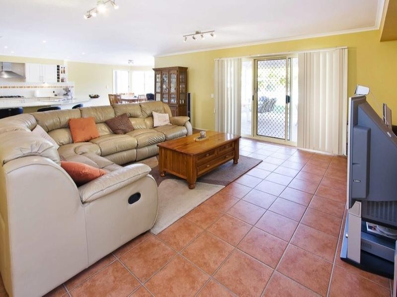 15 Dunna Place, Glenmore Park NSW 2745