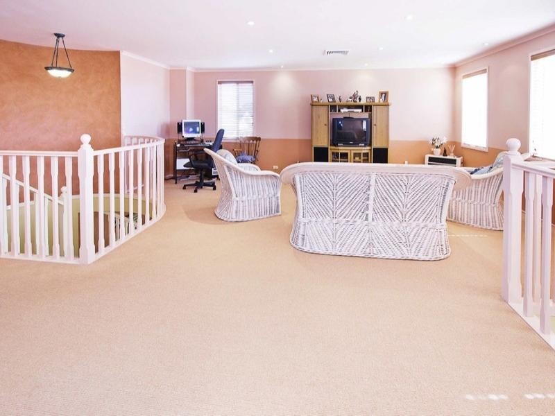 15 Dunna Place, Glenmore Park NSW 2745