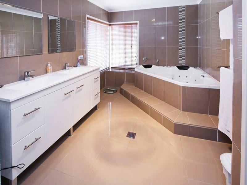 15 Dunna Place, Glenmore Park NSW 2745