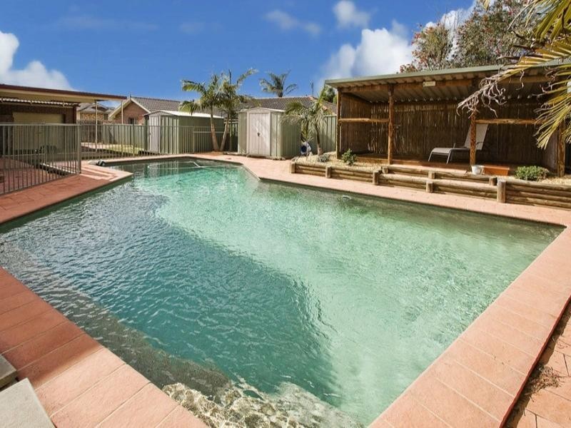 15 Dunna Place, Glenmore Park NSW 2745