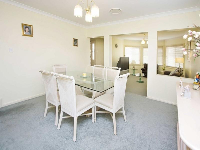 136 Ridgetop Drive, Glenmore Park NSW 2745