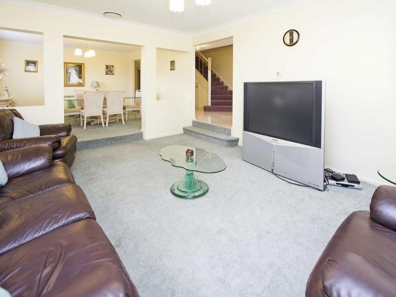 136 Ridgetop Drive, Glenmore Park NSW 2745