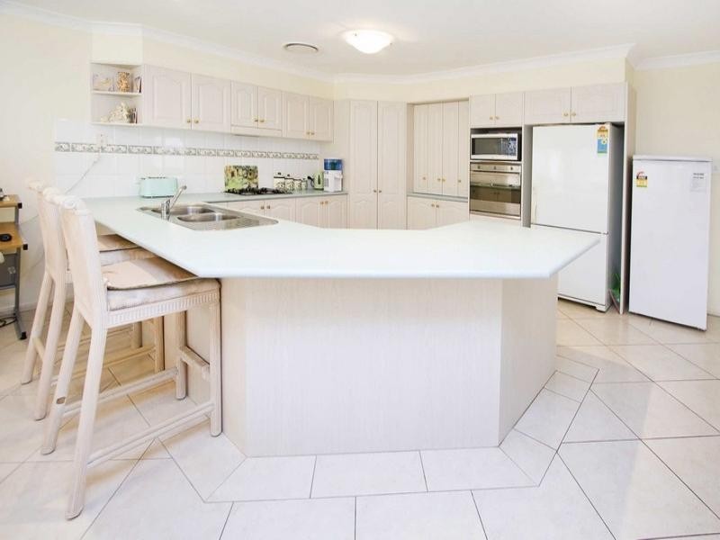 136 Ridgetop Drive, Glenmore Park NSW 2745