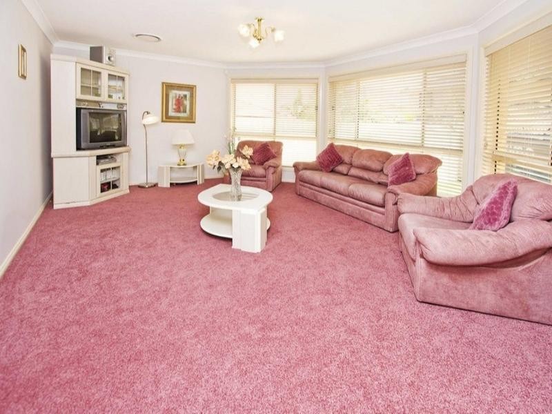 136 Ridgetop Drive, Glenmore Park NSW 2745