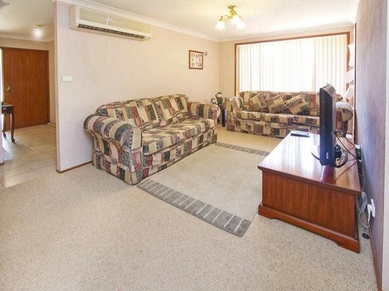 42 Dillwynia Drive, Glenmore Park NSW 2745
