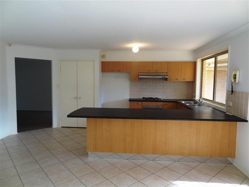 4 Kingsfield Avenue, Glenmore Park NSW 2745