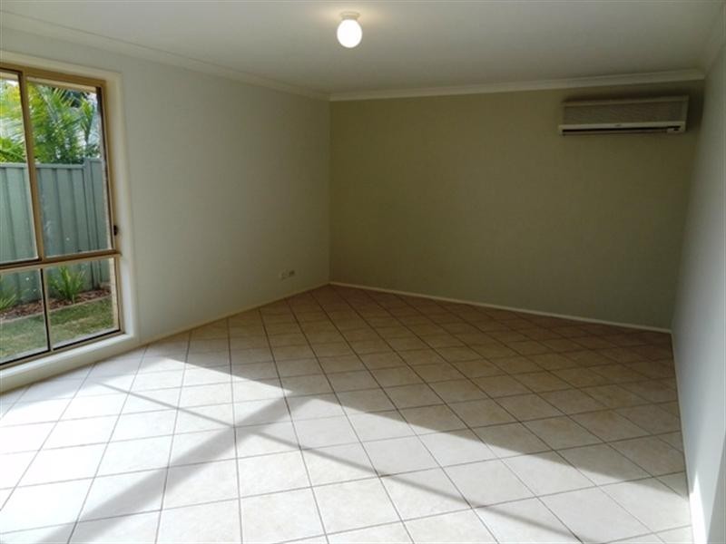 4 Kingsfield Avenue, Glenmore Park NSW 2745