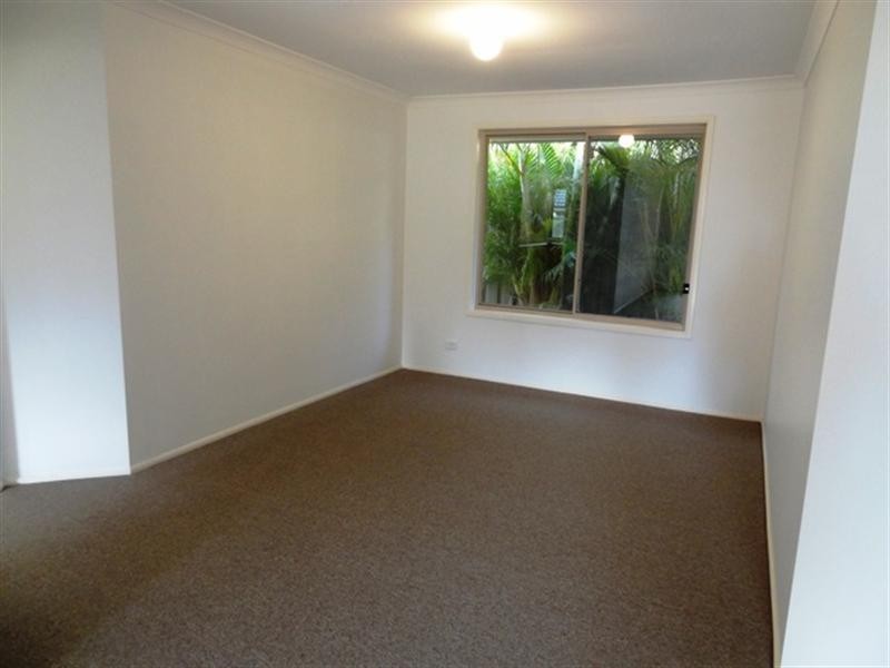 4 Kingsfield Avenue, Glenmore Park NSW 2745