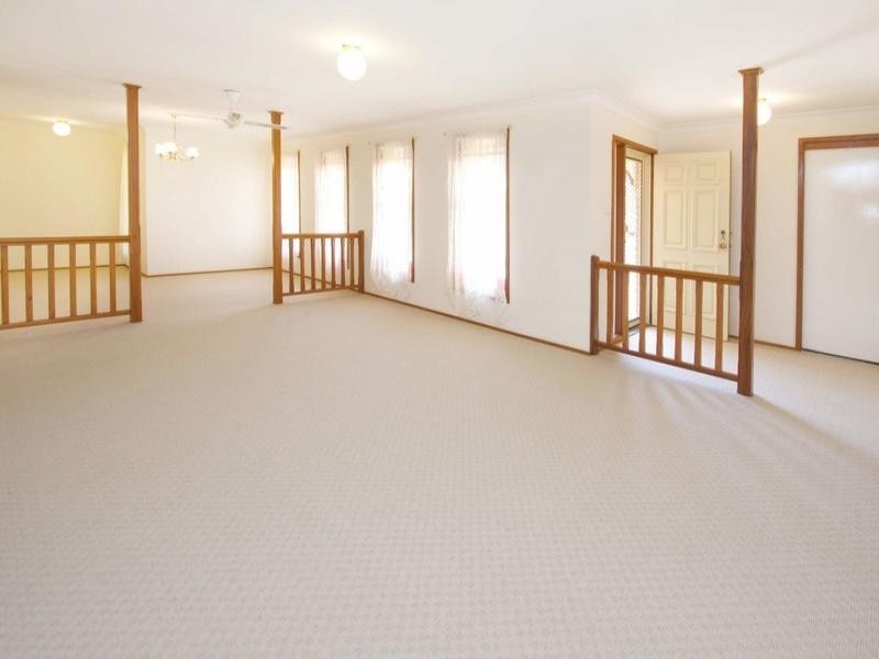 13 Rainbow Close, Glenmore Park NSW 2745