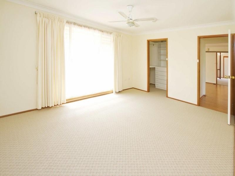 13 Rainbow Close, Glenmore Park NSW 2745