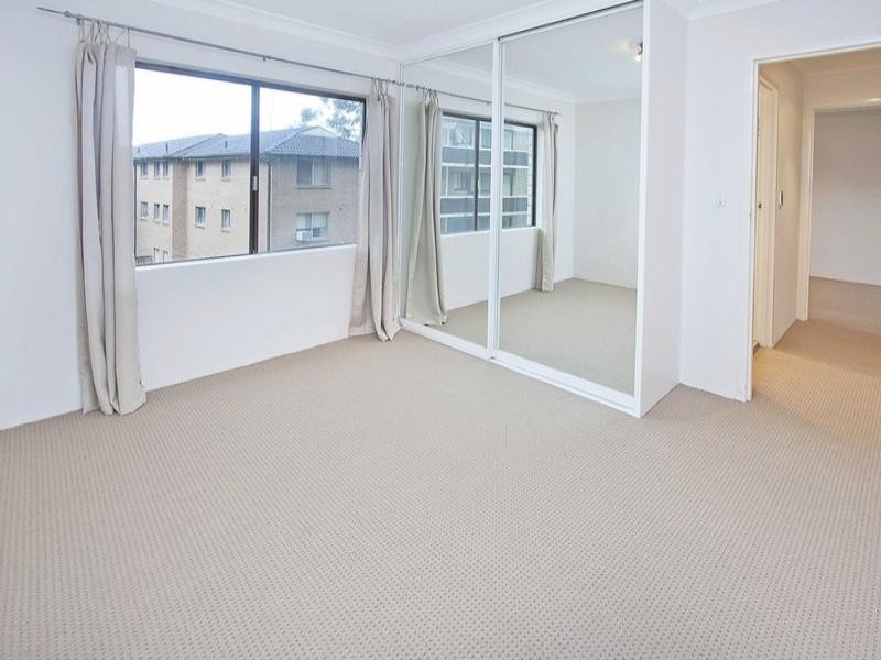 10/215 Derby Street, Penrith NSW 2750