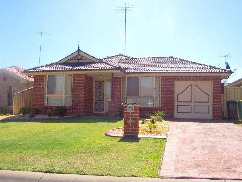 4 Gunara Terrace, Glenmore Park NSW 2745