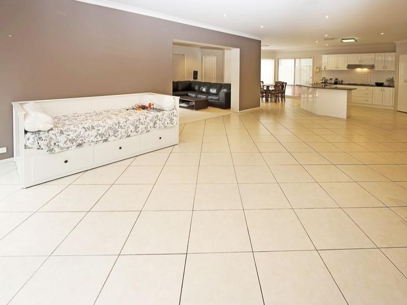 25 Lakewood Terrace, Glenmore Park NSW 2745