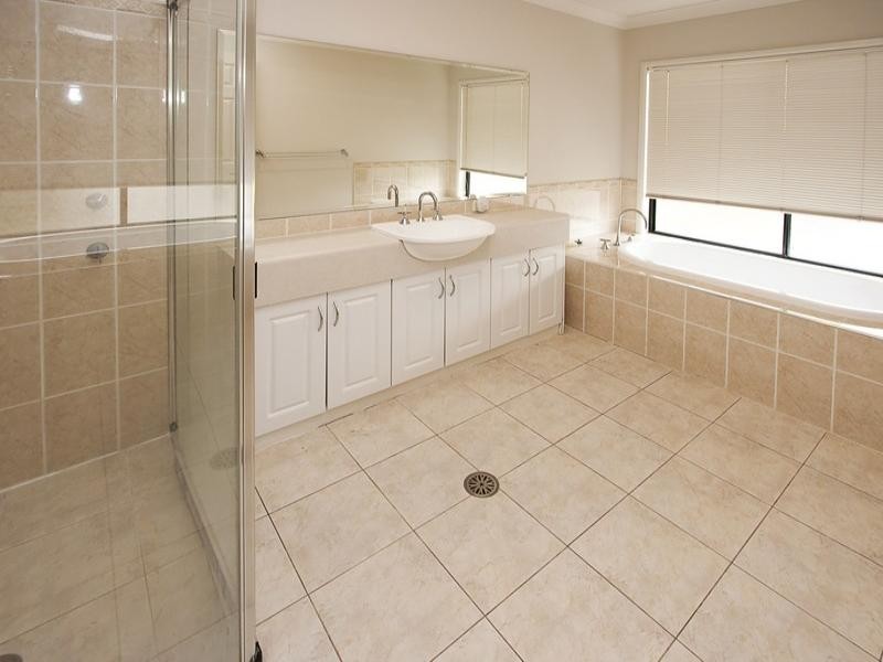 25 Lakewood Terrace, Glenmore Park NSW 2745