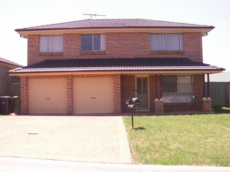 12 Gili Place, Glenmore Park NSW 2745