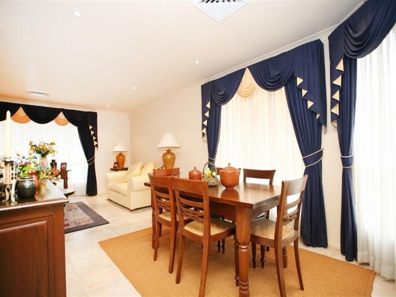 4 St Andrews Drive, Glenmore Park NSW 2745