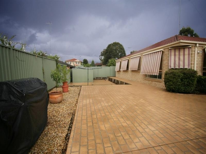 4 St Andrews Drive, Glenmore Park NSW 2745