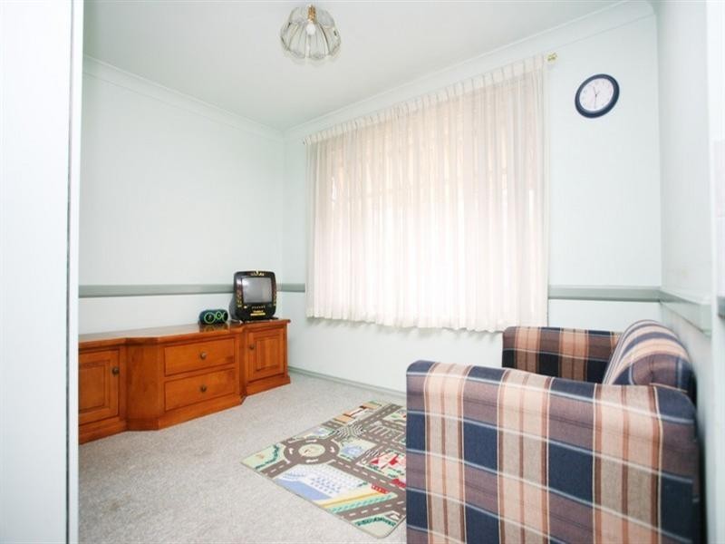 10 Oriole Street, Glenmore Park NSW 2745