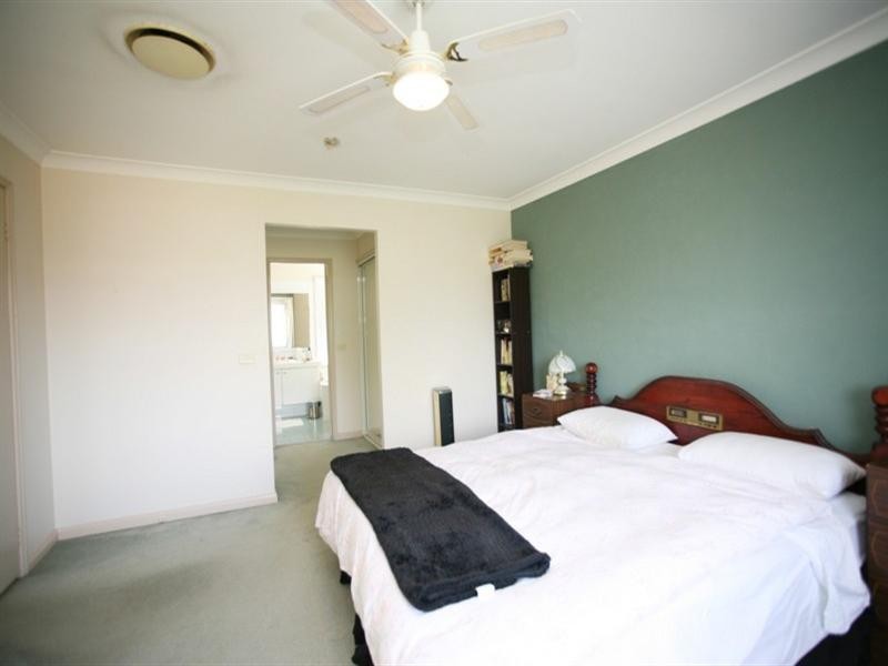 3 Stewart Place, Glenmore Park NSW 2745