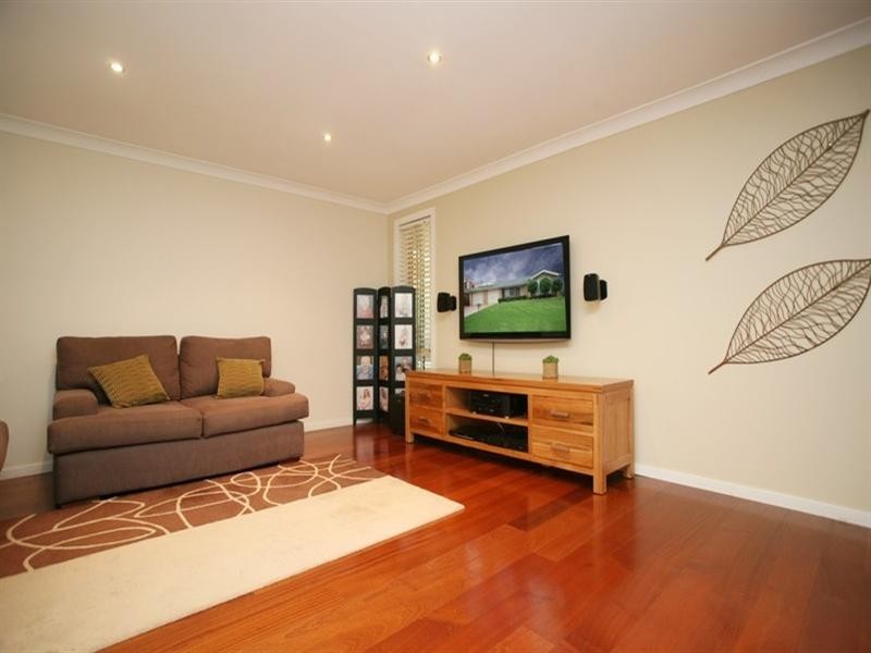 4 Sunningdale Drive, Glenmore Park NSW 2745