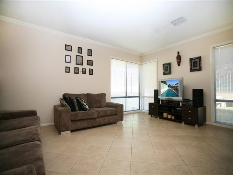 167 Ridgetop Drive, Glenmore Park NSW 2745