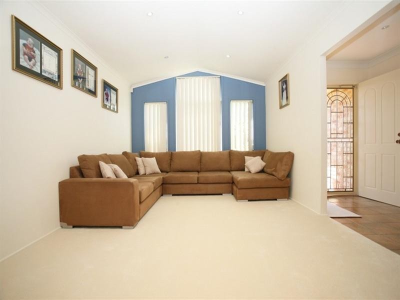 14 Knox Street, Glenmore Park NSW 2745