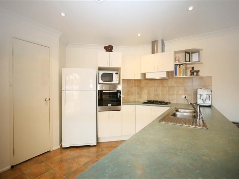 14 Knox Street, Glenmore Park NSW 2745