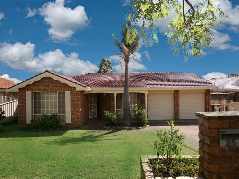 25 Rainbow Close, Glenmore Park NSW 2745