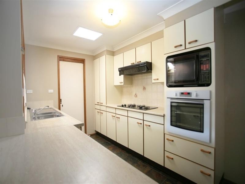 25 Rainbow Close, Glenmore Park NSW 2745