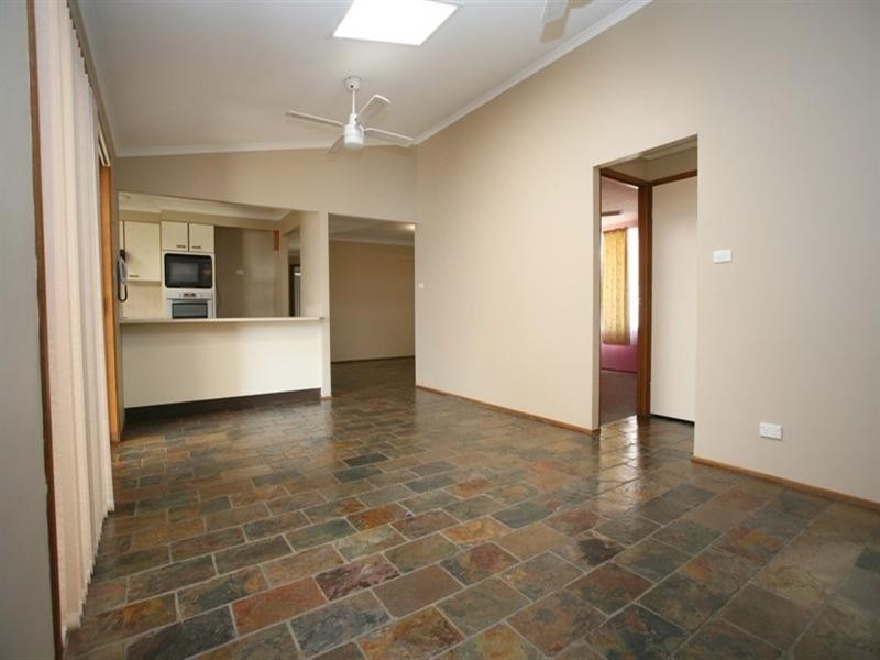 25 Rainbow Close, Glenmore Park NSW 2745