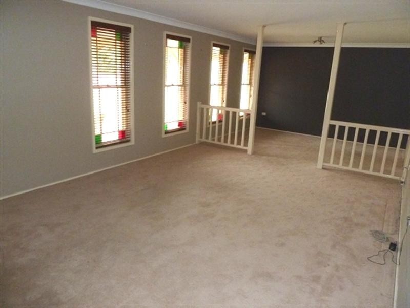 15 Banjo Paterson Close, Glenmore Park NSW 2745