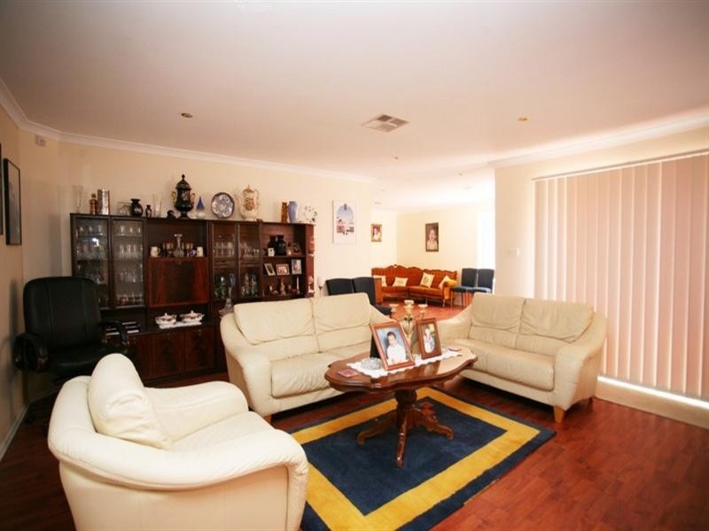 11 Wattlebird Crescent, Glenmore Park NSW 2745