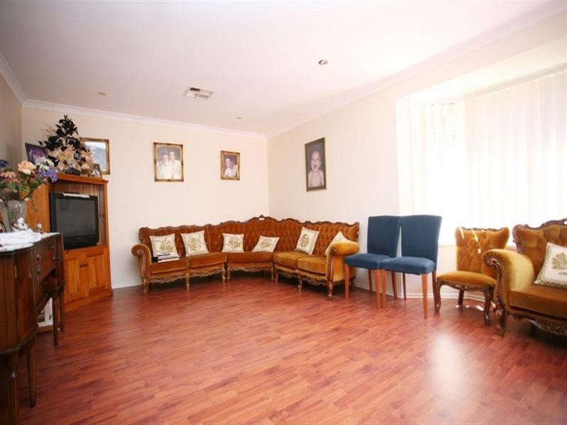 11 Wattlebird Crescent, Glenmore Park NSW 2745