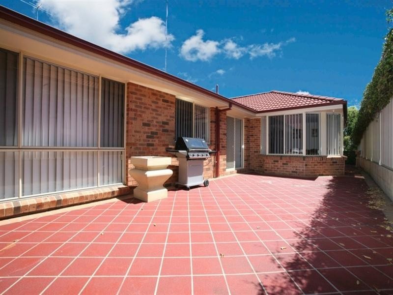 11 Wattlebird Crescent, Glenmore Park NSW 2745