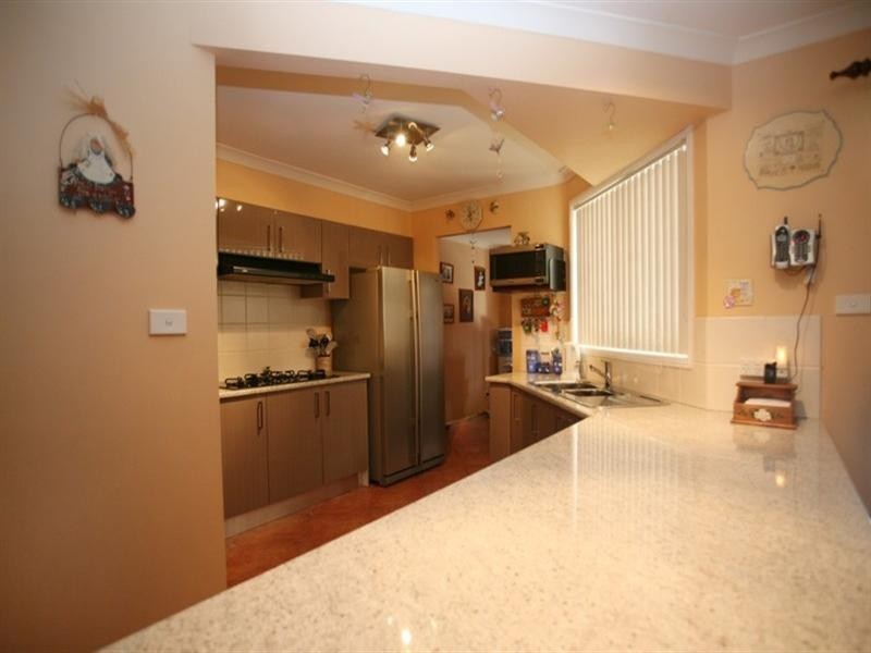 11 Winna Place, Glenmore Park NSW 2745