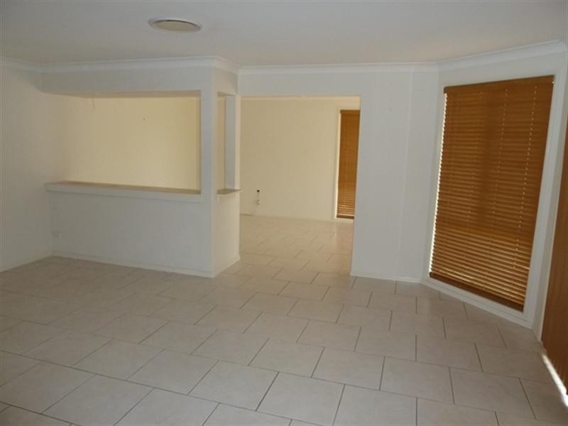 151 Ridgetop Drive, Glenmore Park NSW 2745