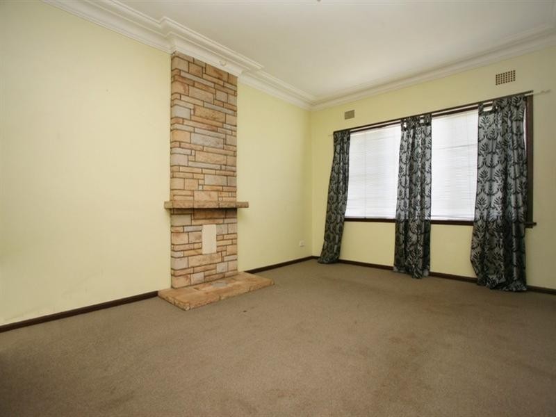 12 Gibbes Street, Regentville NSW 2745