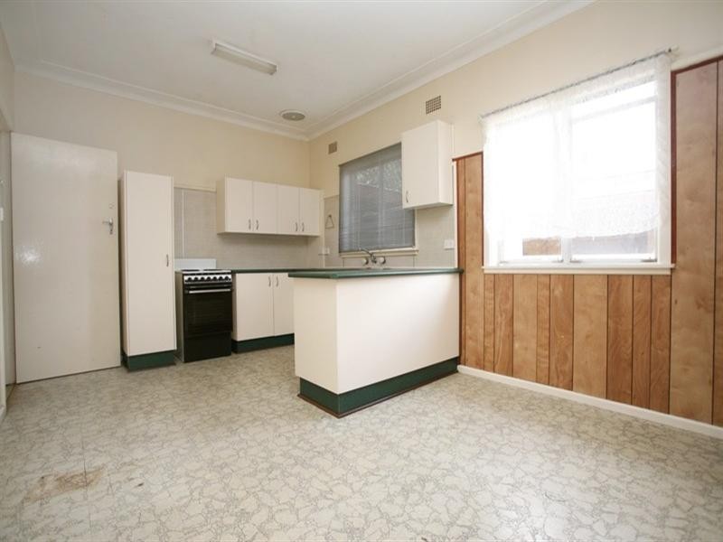 12 Gibbes Street, Regentville NSW 2745