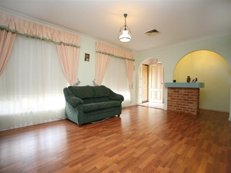 40 Floribunda Avenue, Glenmore Park NSW 2745