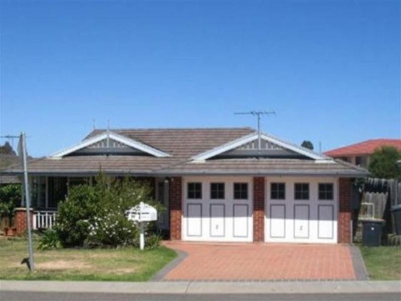 22 The Lakes Drive, Glenmore Park NSW 2745