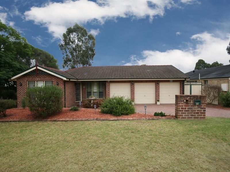 11 William Howell Drive, Glenmore Park NSW 2745