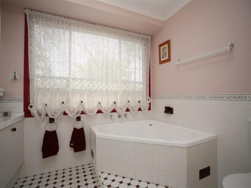 11 William Howell Drive, Glenmore Park NSW 2745