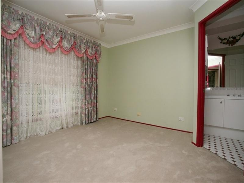 11 William Howell Drive, Glenmore Park NSW 2745