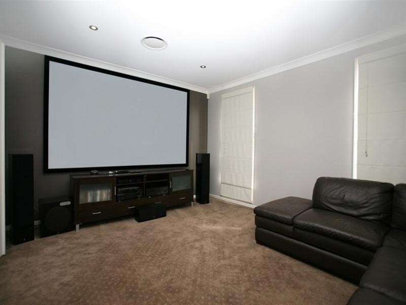 6 Bluestone Drive, Glenmore Park NSW 2745