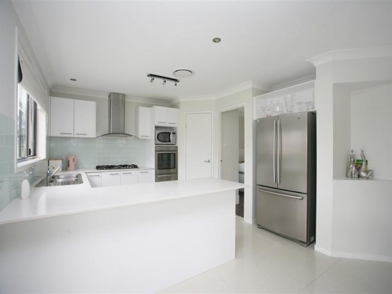 6 Bluestone Drive, Glenmore Park NSW 2745