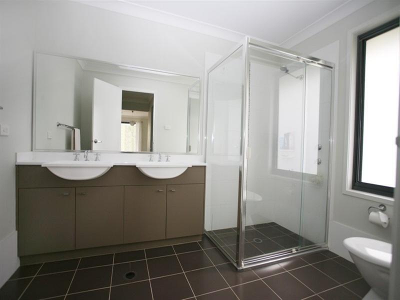 6 Bluestone Drive, Glenmore Park NSW 2745