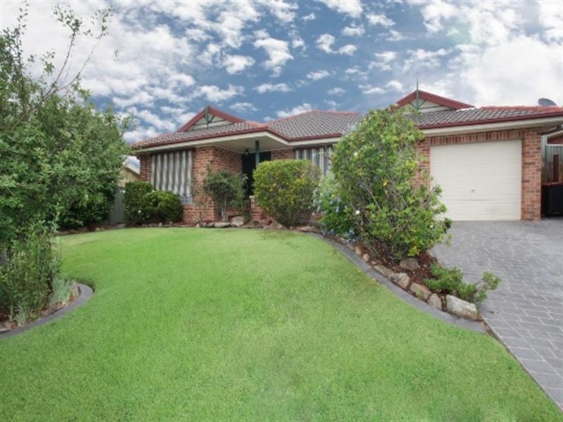 8 Kalua Place, Glenmore Park NSW 2745